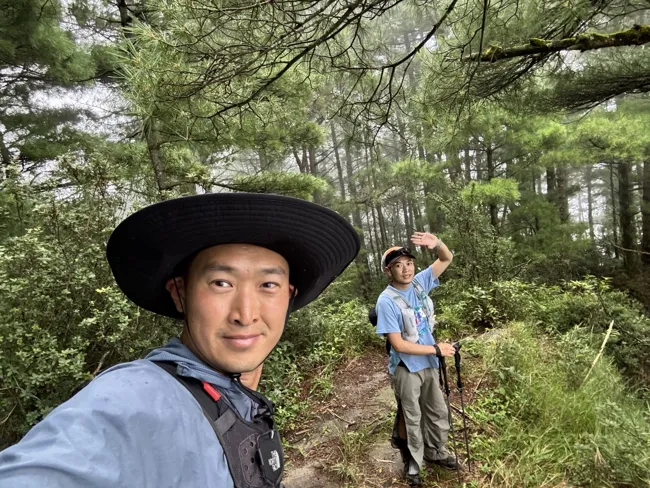 Good company on the Cangshan trails.